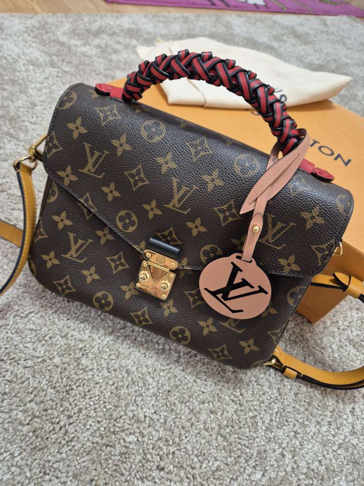 Louis Vuitton Pochette Metis limited edition