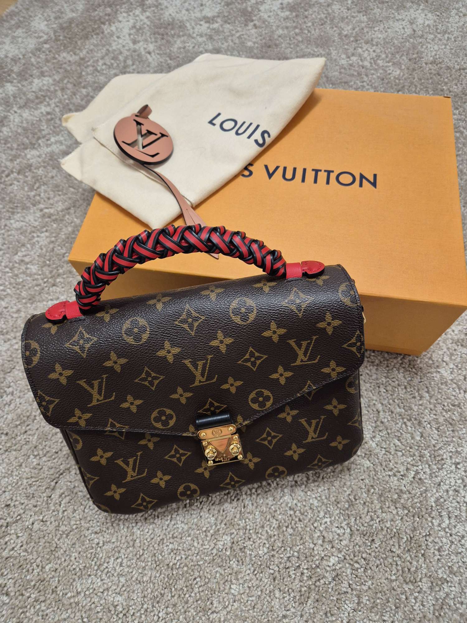 Louis Vuitton Pochette Metis limited edition