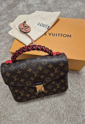 https://vipluxury.sk/Louis Vuitton Pochette Metis limited edition