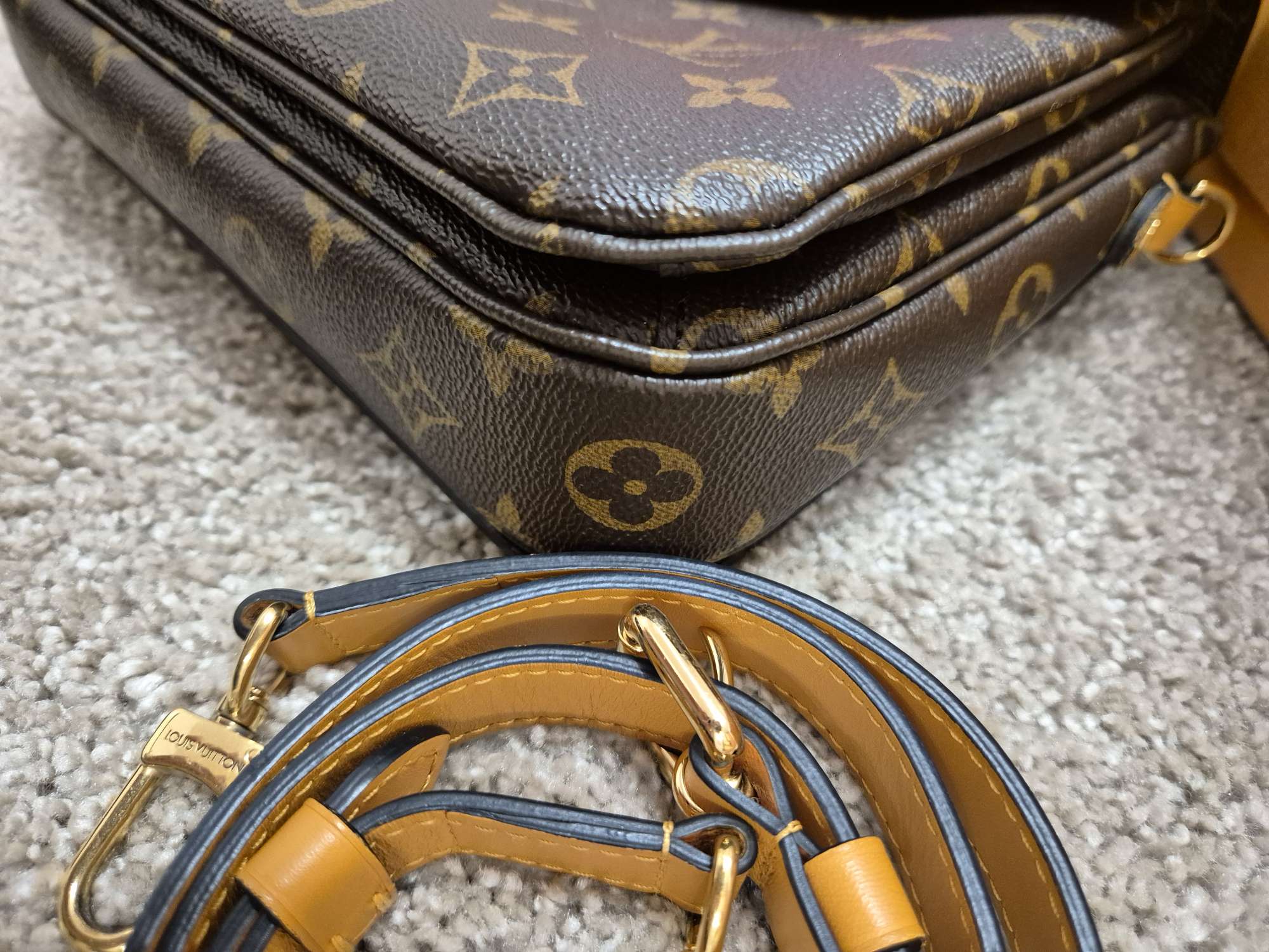 Louis Vuitton Pochette Metis limited edition