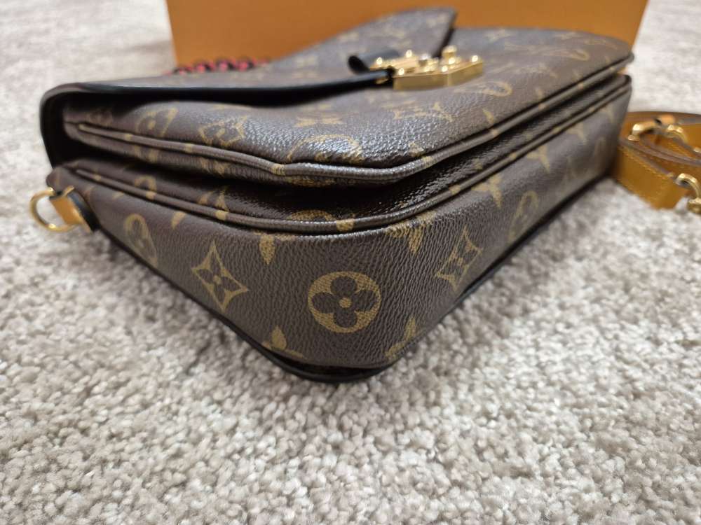 Louis Vuitton Pochette Metis limited edition