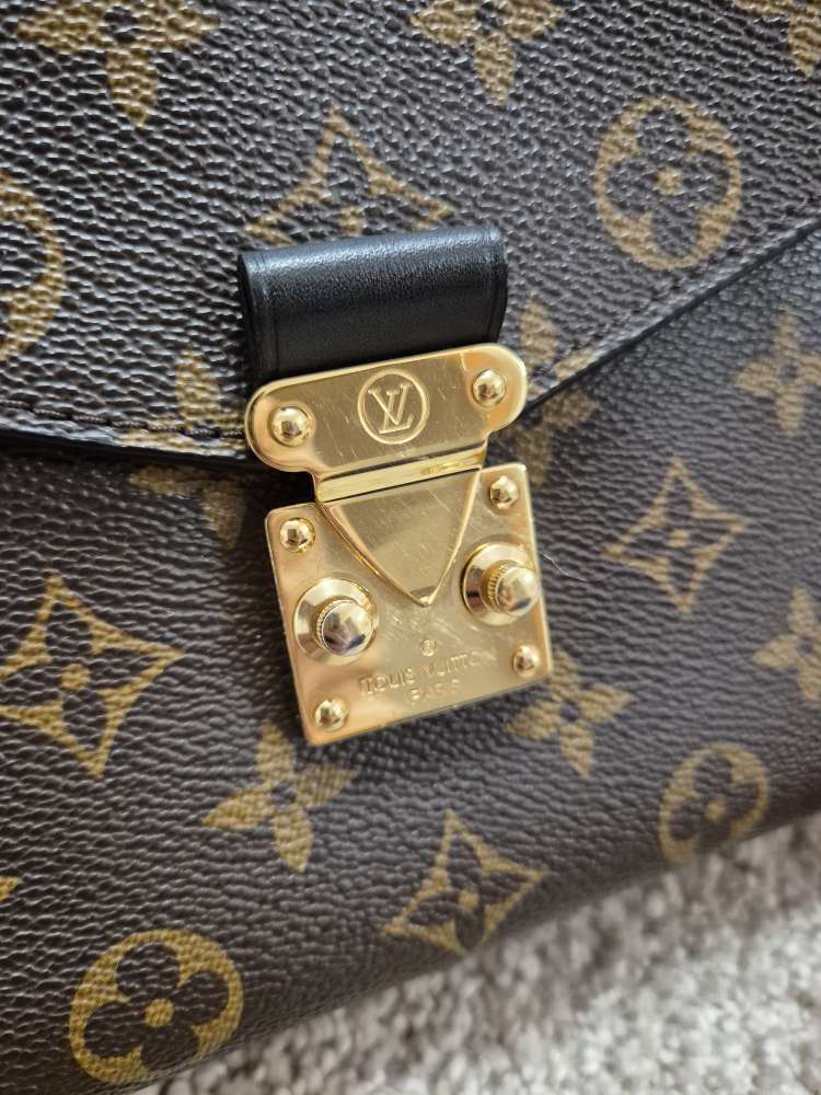 Louis Vuitton Pochette Metis limited edition