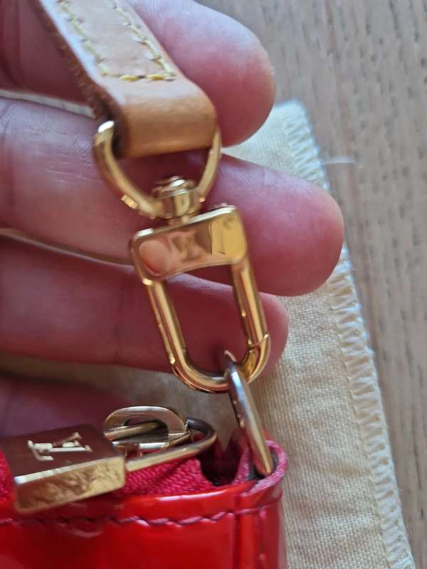 Louis Vuitton LV Hand Bag Mallory Square Red Vernis