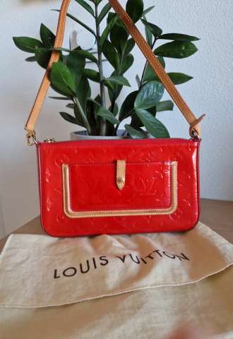 https://vipluxury.sk/Louis Vuitton LV Hand Bag Mallory Square Red Vernis