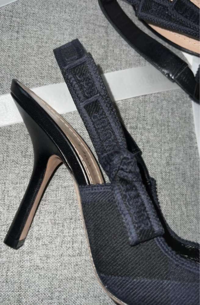 Dior pumps