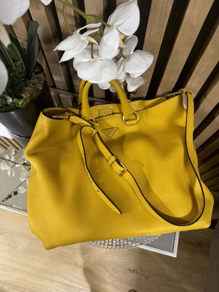 Prada tote kabelka