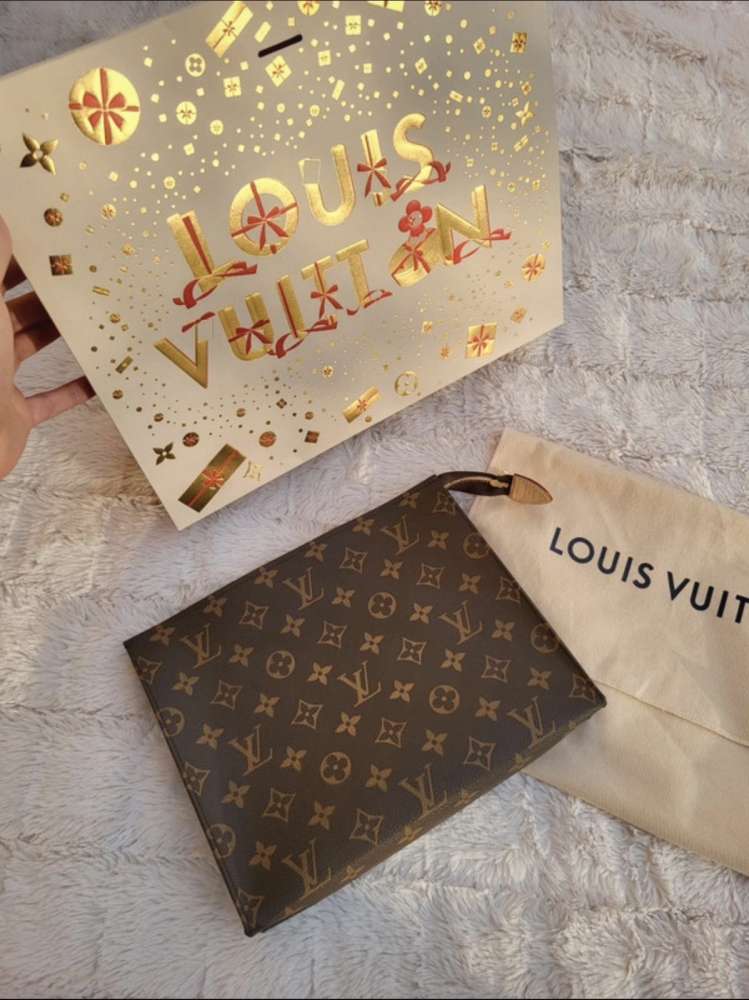 Louis Vuitton Toiletka