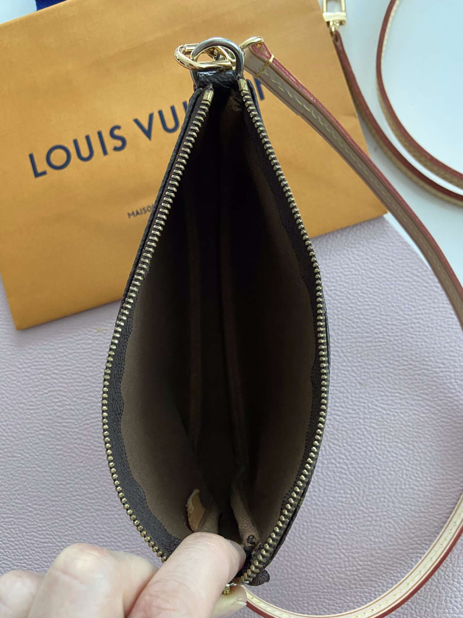 Louis Vuitton pochette