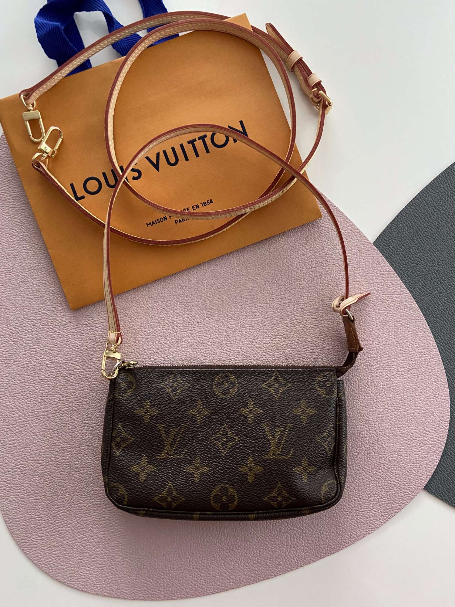 Louis Vuitton pochette