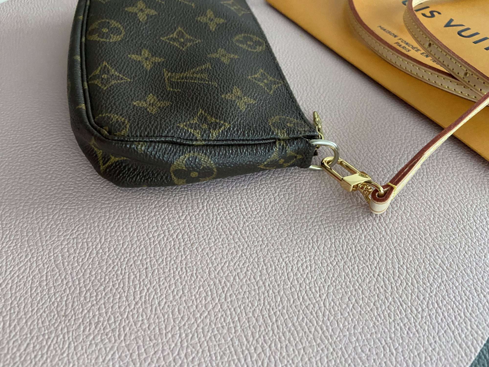 Louis Vuitton pochette