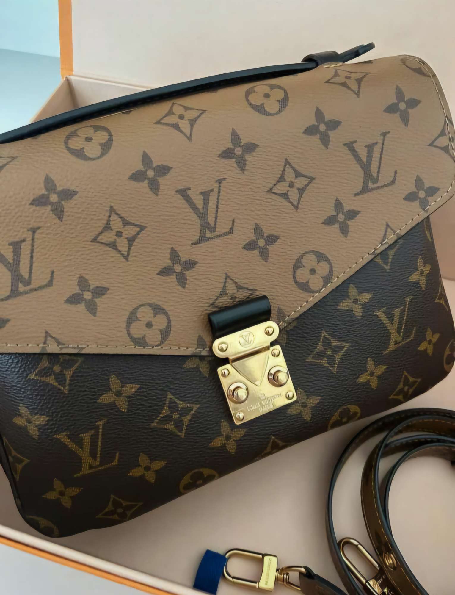 LV Metis Reverse