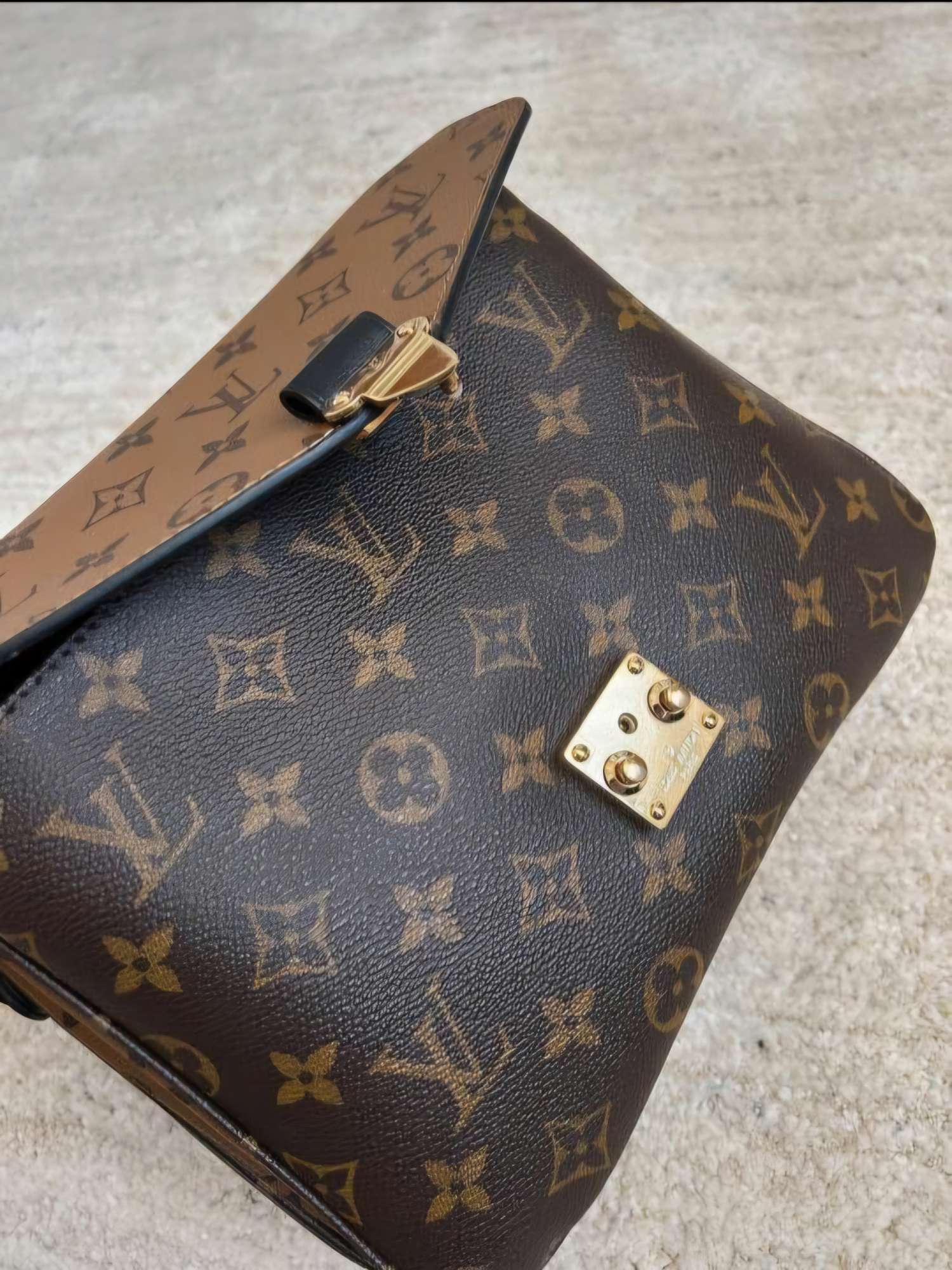 LV Metis Reverse