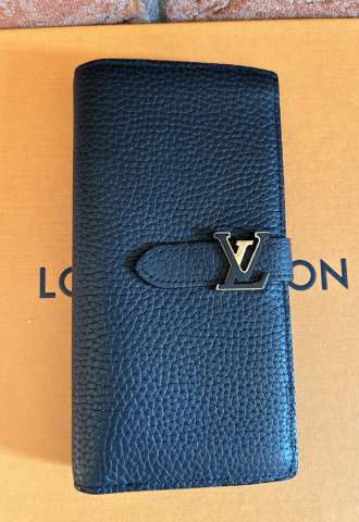 https://vipluxury.sk/Louis Vuitton Vertical wallet penaženka