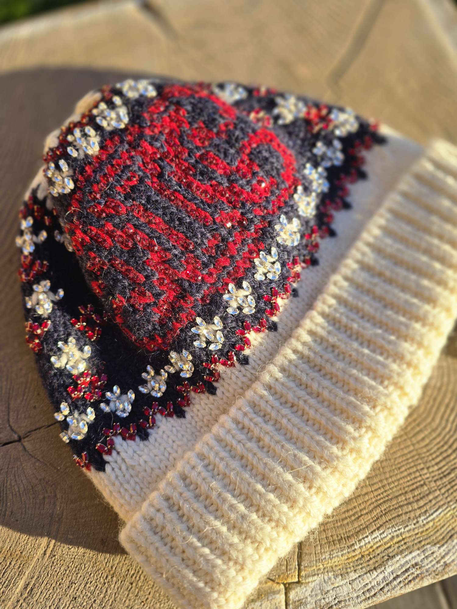 CELINE čiapka ručne zdobená