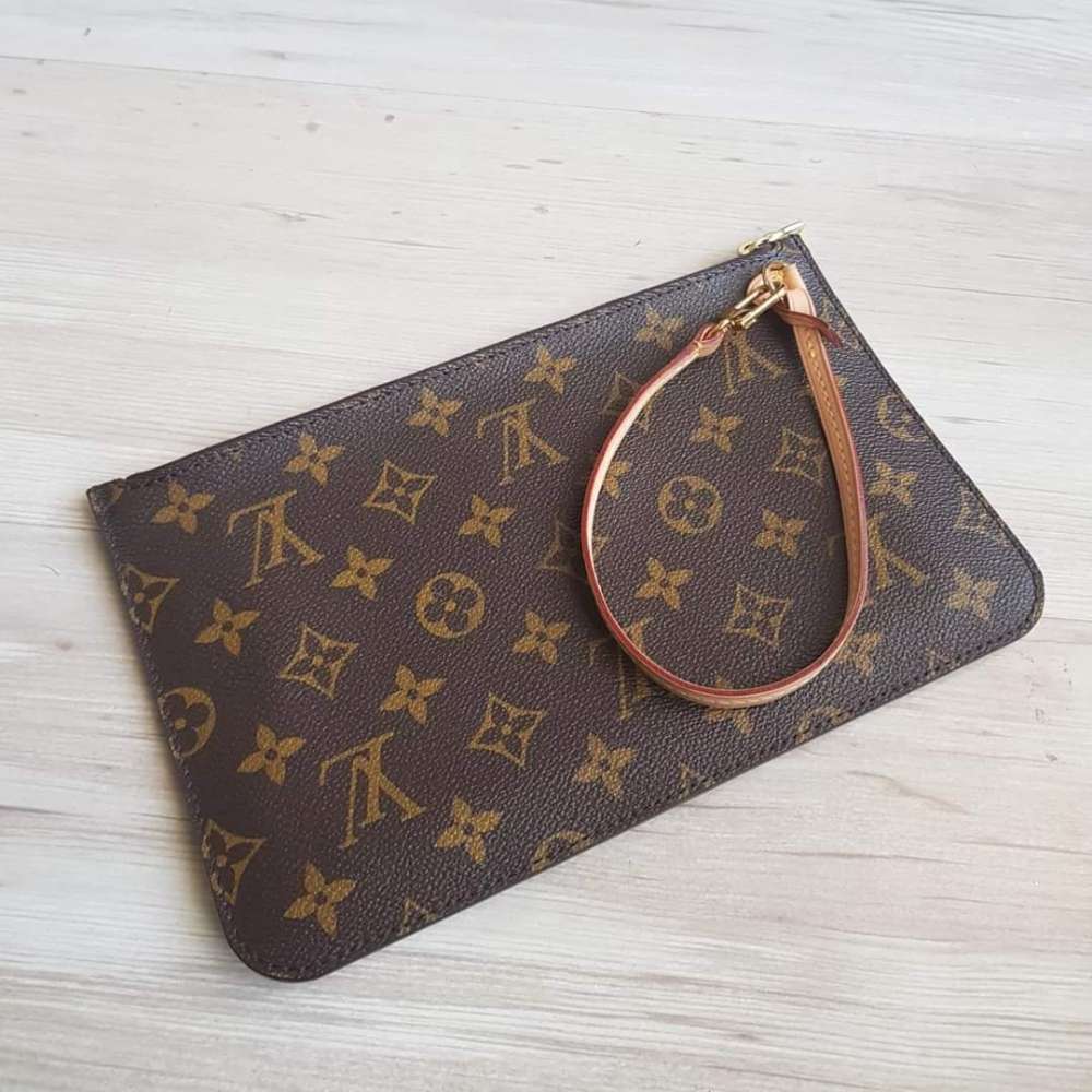 Louis Vuitton Pochette