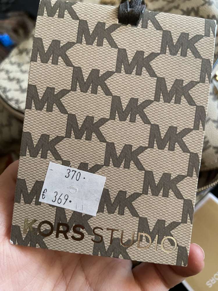 Michael Kors batoh.