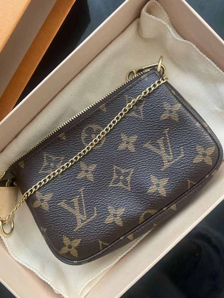 Mini pochette monogram