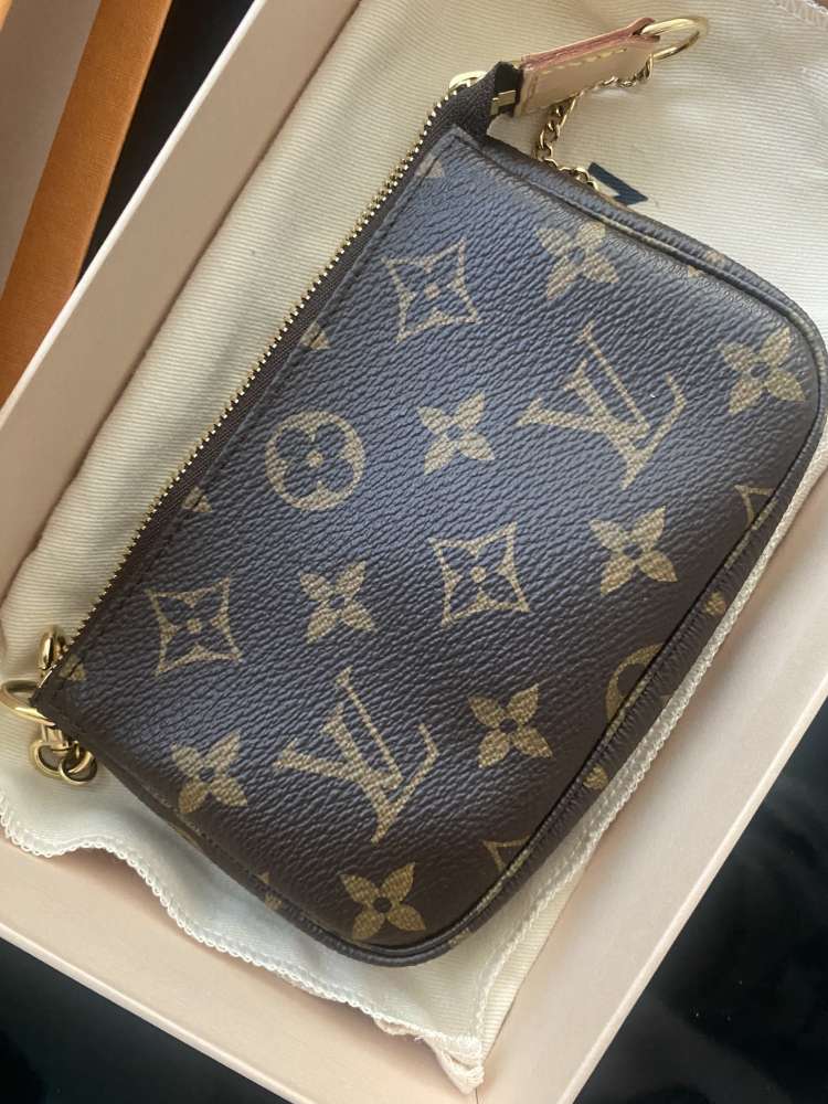 Mini pochette monogram