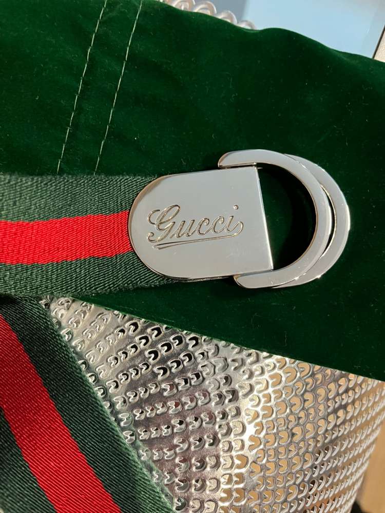 Gucci opasok