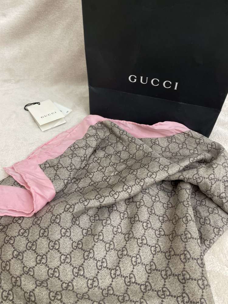 Gucci hodvabna satka