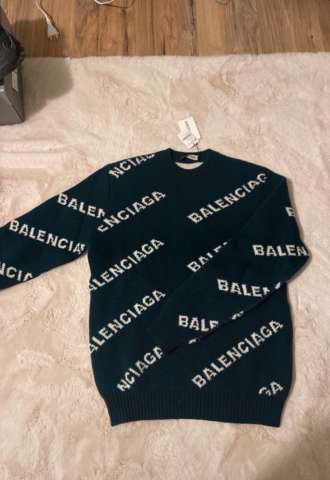 https://vipluxury.sk/Balenciaga pulover