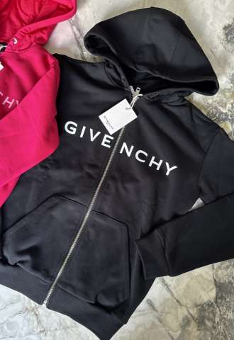 https://vipluxury.sk/Givenchy mikina