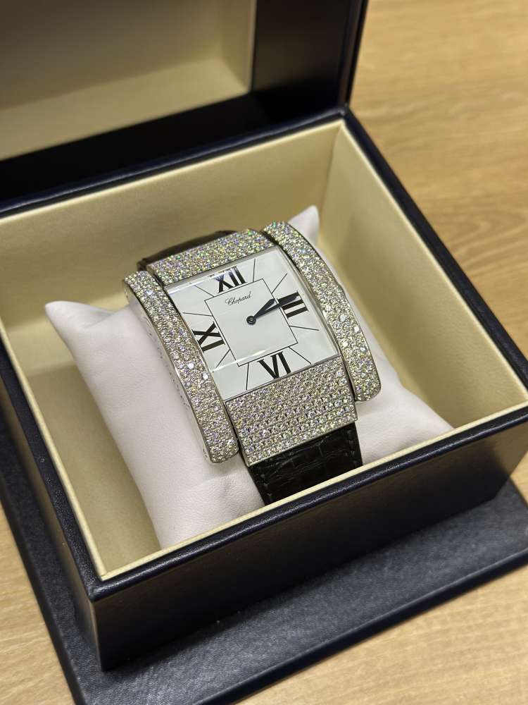 Chopard La Strada 18k white gold, 326 brilliants 10,45 ct s certifikátom.