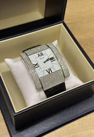 https://vipluxury.sk/Chopard La Strada 18k white gold, 326 brilliants 10,45 ct s certifikátom.