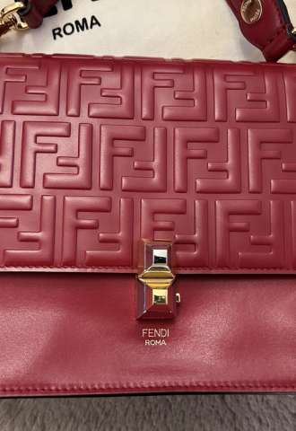 https://vipluxury.sk/FENDI shoulder bag/Kan-I/calf leather strawberry soft gold