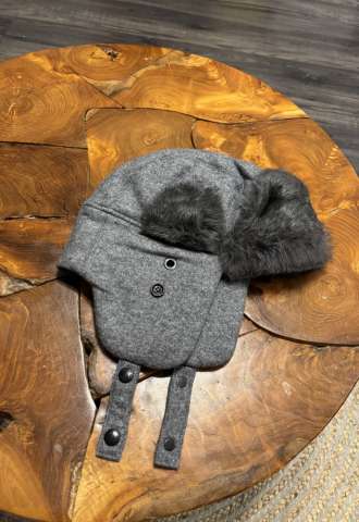 https://vipluxury.sk/Moncler rabbit fur cap grey