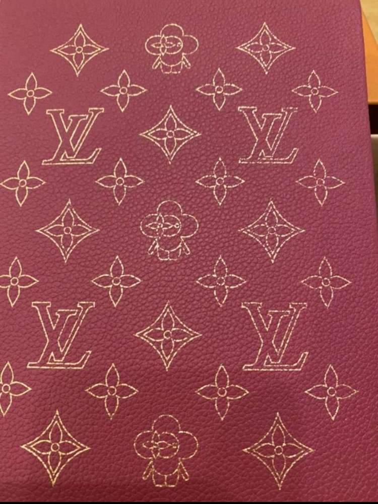 Louis Vuitton zápisník