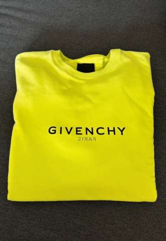 https://vipluxury.sk/Givenchy mikina