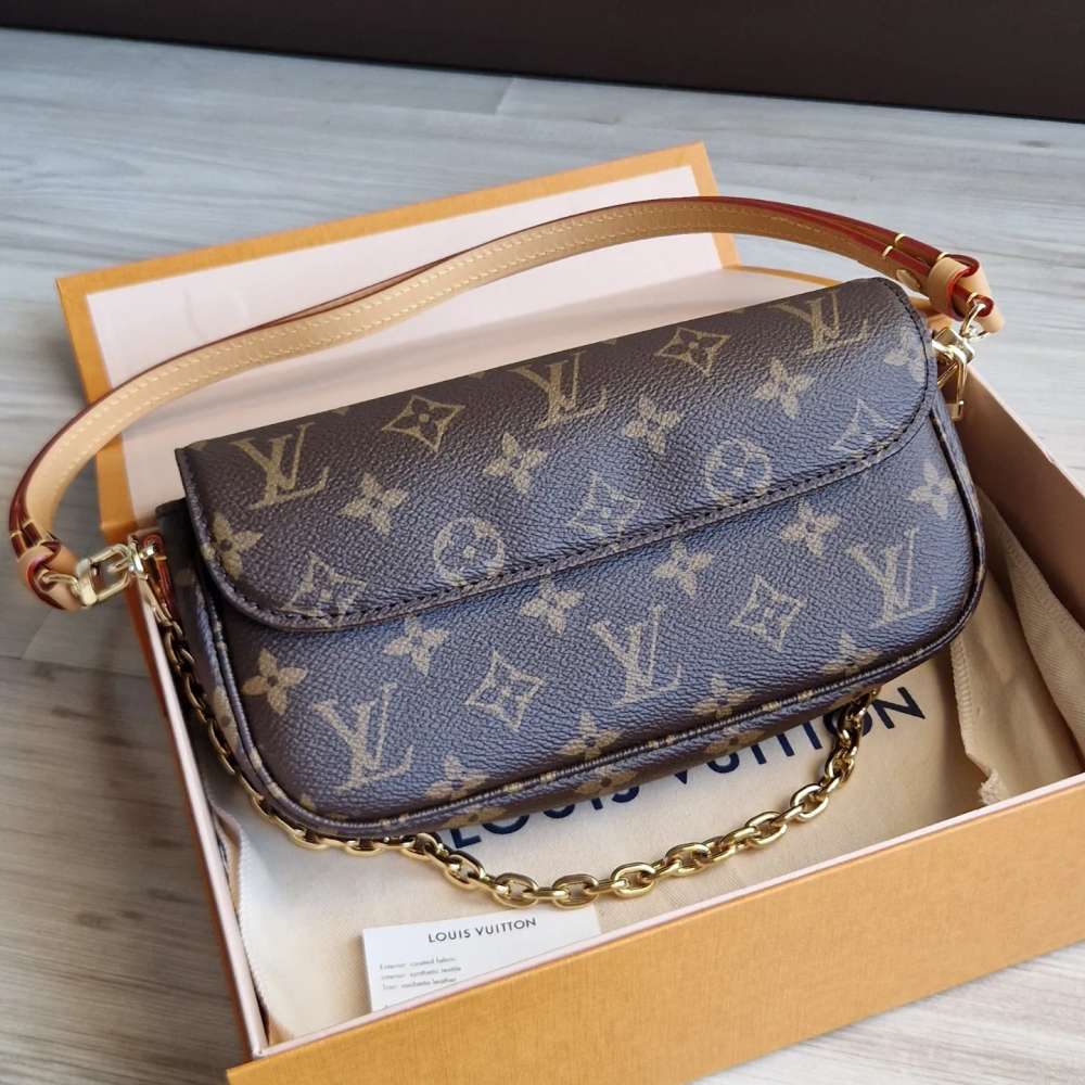 Louis Vuitton Ivy