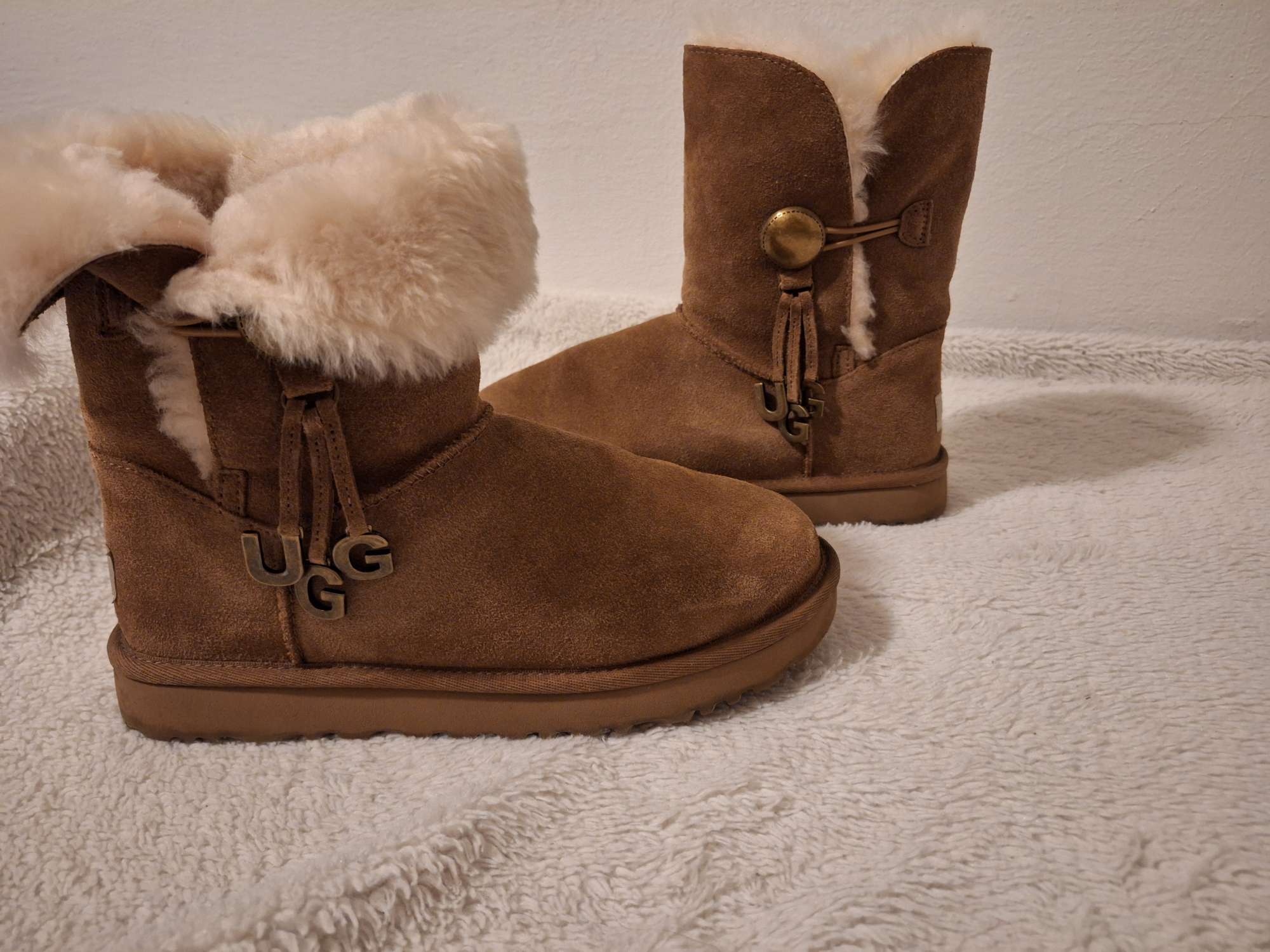 Ugg