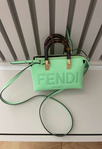 https://vipluxury.sk/Fendi kabelka