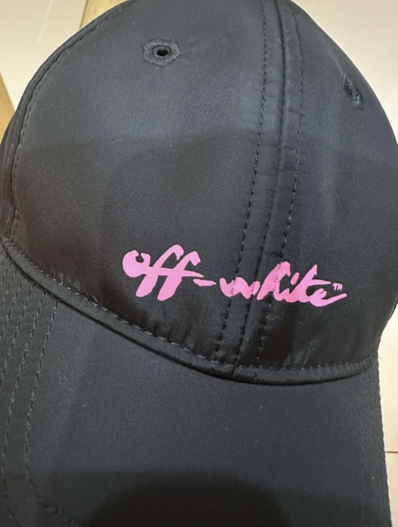 Off-white siltovka