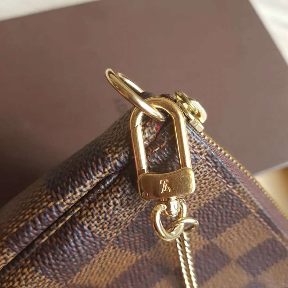 Louis Vuitton Mini Pochette Accessoires