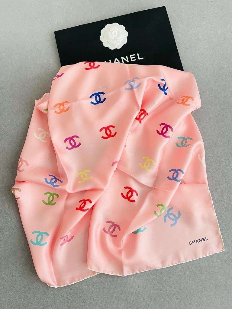 CHANEL HODVÁBNA ŠATKA