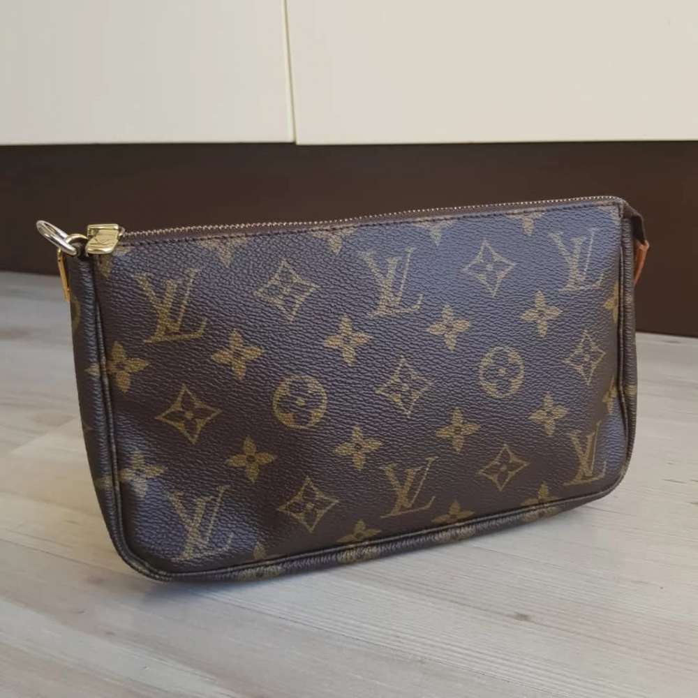 Louis Vuitton Pochette Accessoires