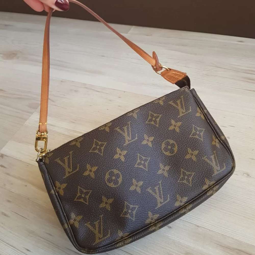 Louis Vuitton Pochette Accessoires