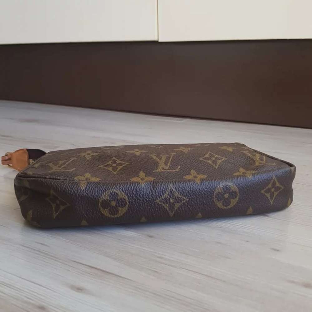 Louis Vuitton Pochette Accessoires