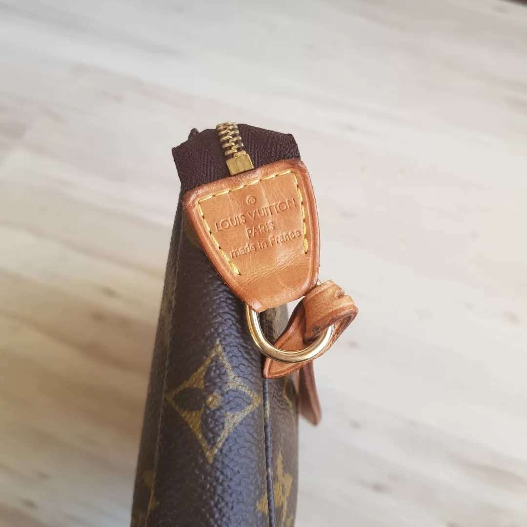 Louis Vuitton Pochette Accessoires