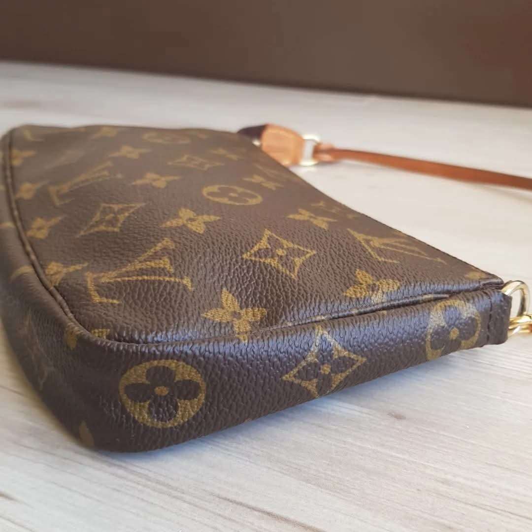 Louis Vuitton Pochette Accessoires