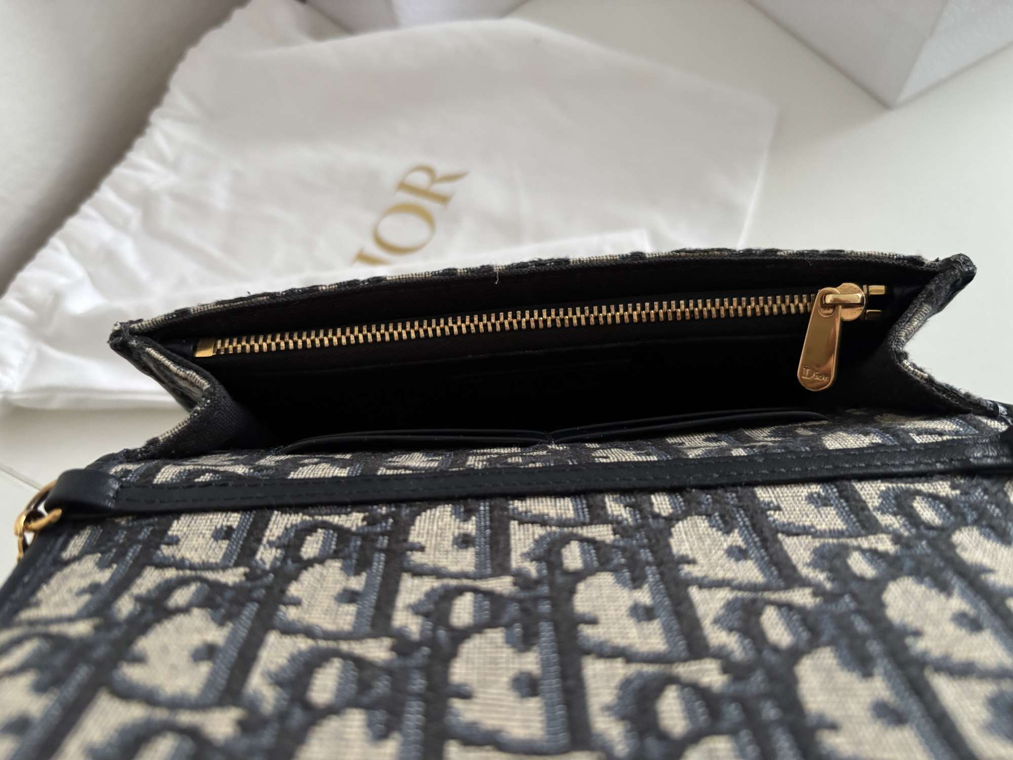 Dior 2-in-1 30 Montaigne Pouch