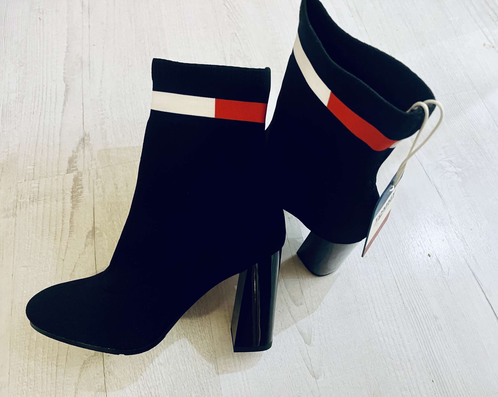 Tommy Jeans kotníkové čižmy 37
