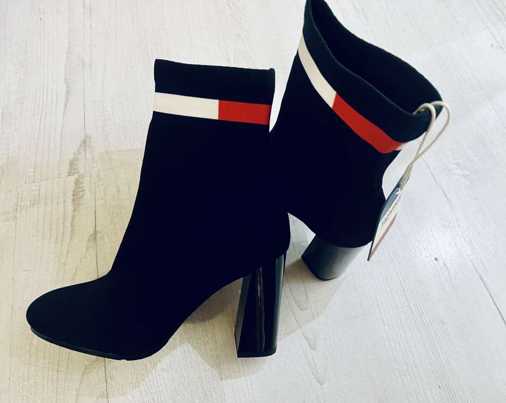 Tommy Jeans kotníkové čižmy 37