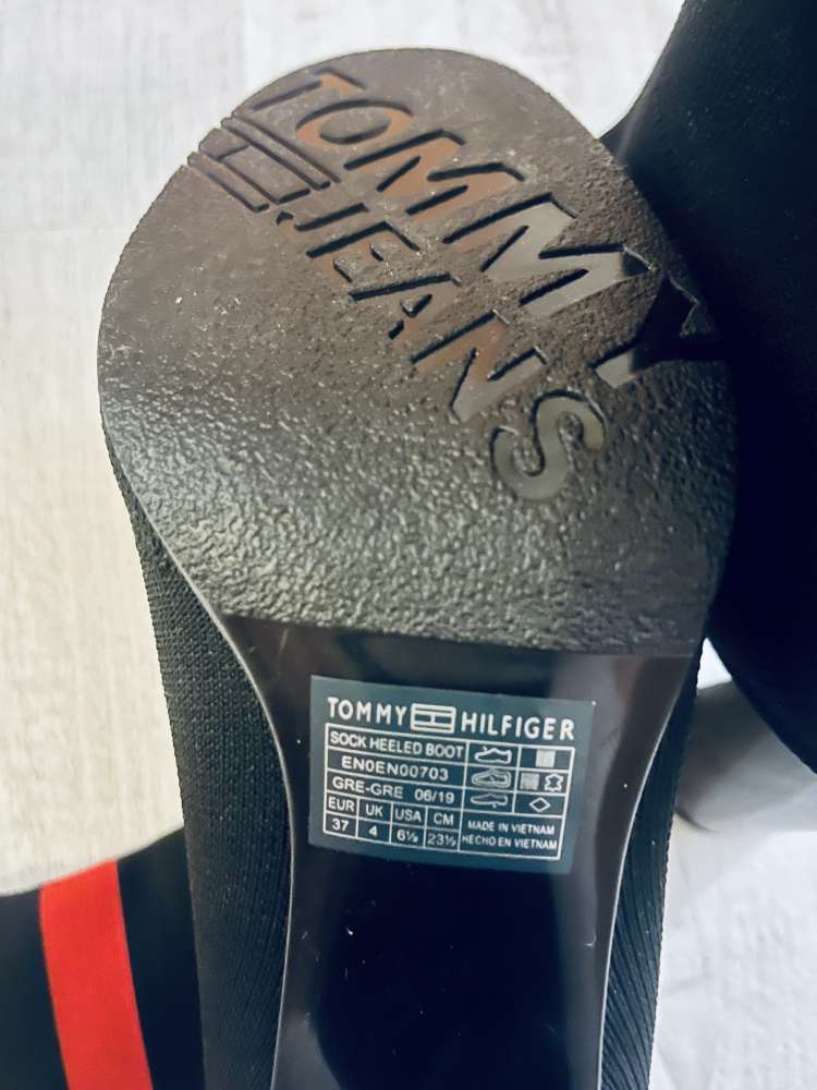 Tommy Jeans kotníkové čižmy 37