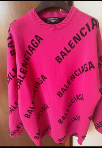 https://vipluxury.sk/Balenciaga sveter