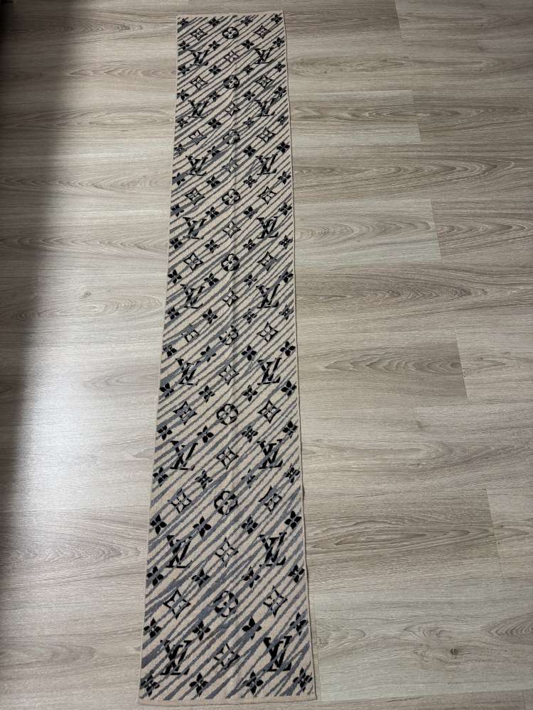 Čepice a šála Louis Vuitton