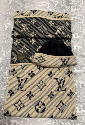 https://vipluxury.sk/Čepice a šála Louis Vuitton